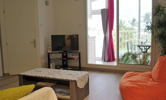 La Saline Les Bains Apartment | T2 new 4 people 150 m Lagoon
