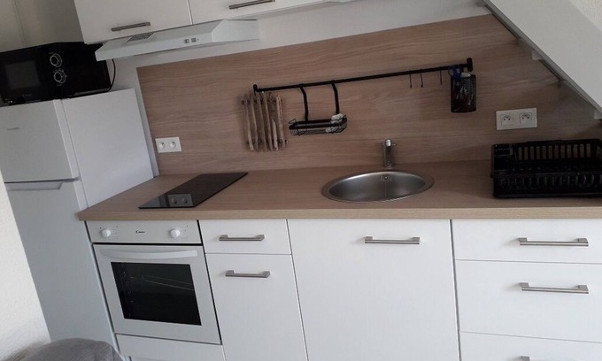 Saint-Palais-sur-Mer Apartment | T2 refurbished beach shops on foot in Vaux/Mer (between Royan and St palais)