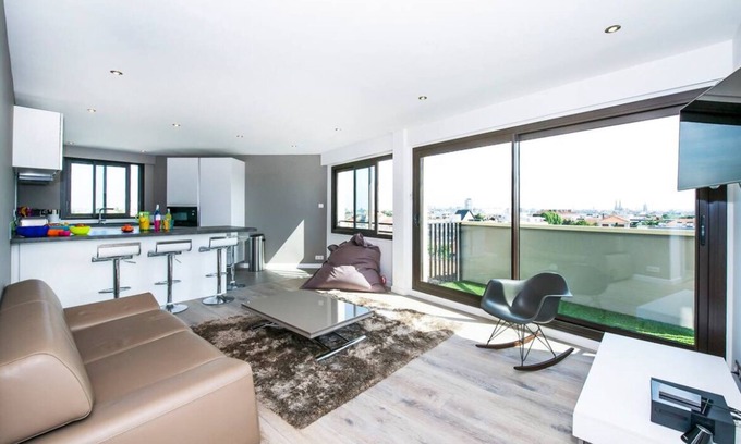Saint Genes Apartment | T3 2 bedrooms renovated top floor