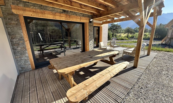 Faucon-de-Barcelonnette Apartment | T3 52m2 on the garden level of a new chalet in Faucon de Barcelonnette