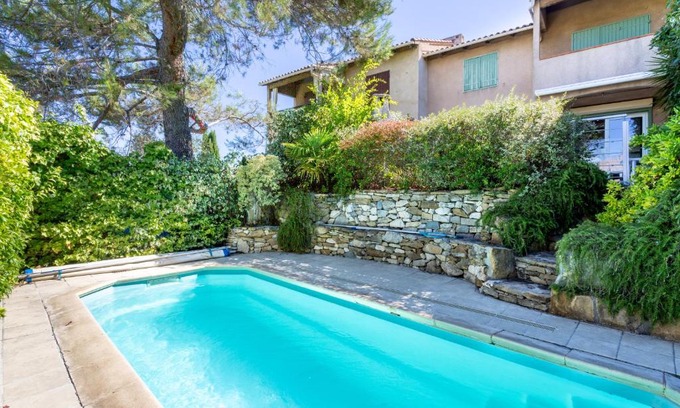 Saint-Cyr-sur-Mer Apartment | T3 Rez de Jardin,Piscine Privée
