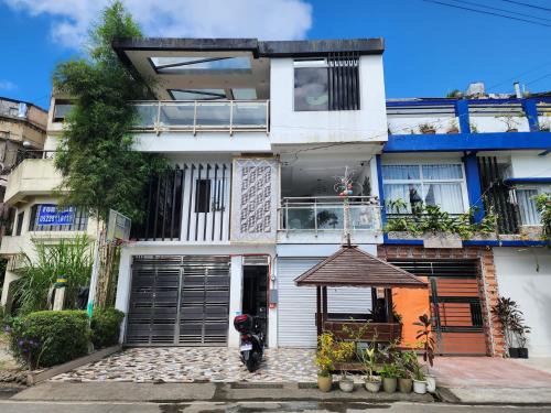 Silang Junction South House | Tagaytay Starcation