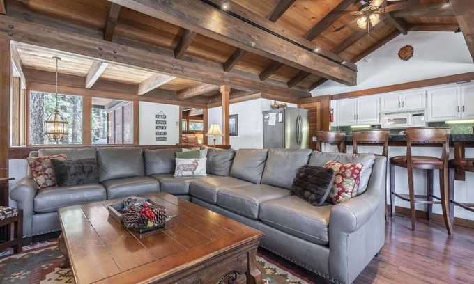 Tahoe Tavern Condo | Tahoe Taverns Condo | Buoy Rental | Tennis Courts | Shared Private Pier | 3 Minutes to Tahoe City