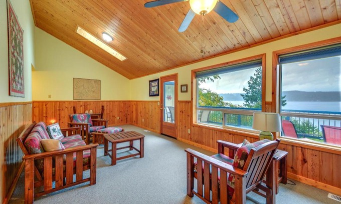 Matlock House | Tahuya Cabin Hood Canal and Olympic Mountain Views!