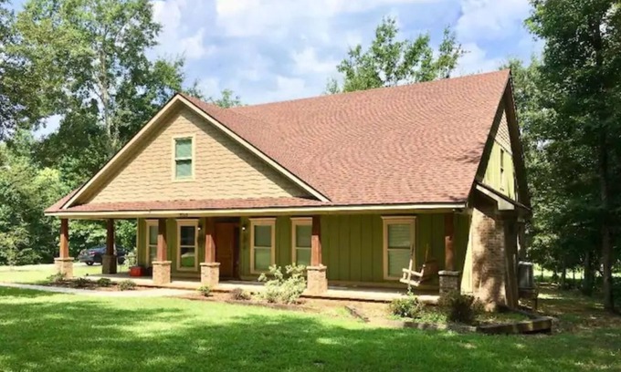 Daphne House | "Take the Scenic Route"