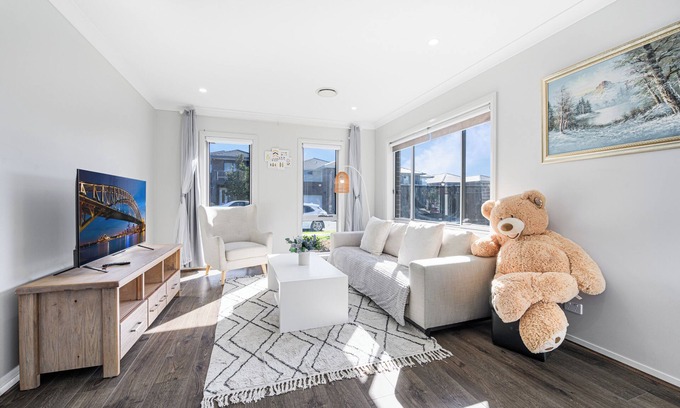 Schofields House | Tallawong 6Br near Schofield/Rousehill Centren
