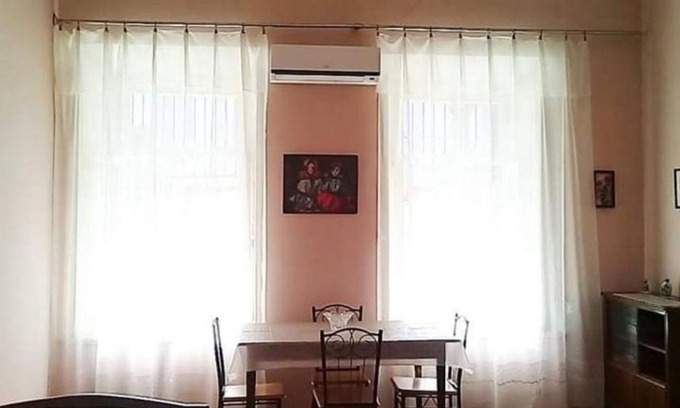 Sololaki Apartment | Tamuna Guesthouse 2nd Floor in Tbilisi city center. Best location possible !