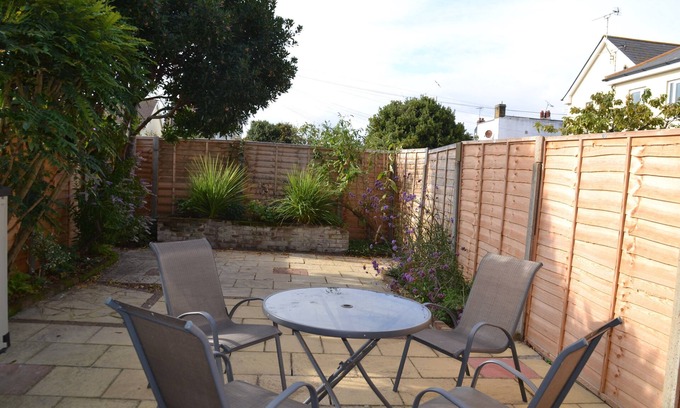 Tankerton House | Tankerton Townhouse - parking - 150m to beach