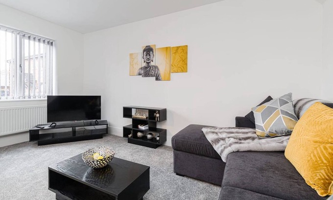 Freckleton House | Tannery House | 3 Bedrooms, Parking, Wi-Fi