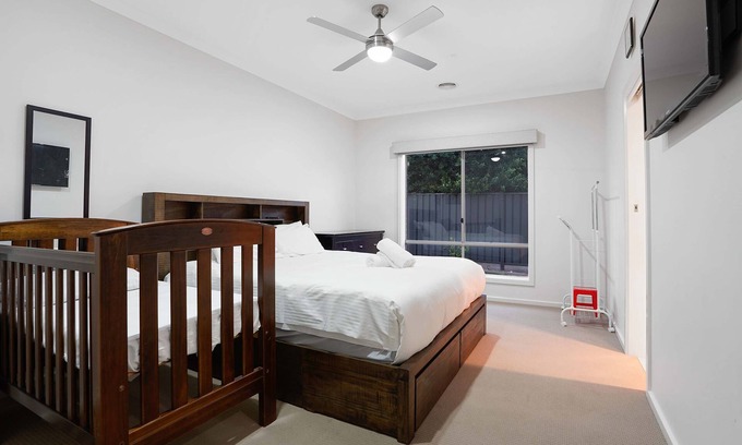 Tarneit House | Tarneit Grove Family Home with Home Theater