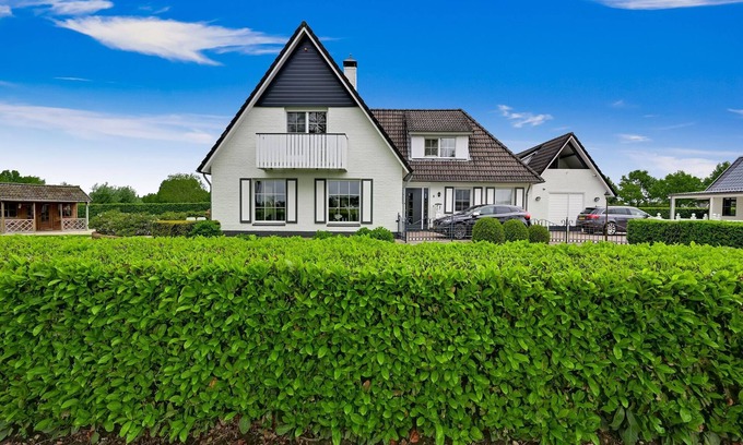 Didam Villa | Tasteful Villa in Didam with Garden