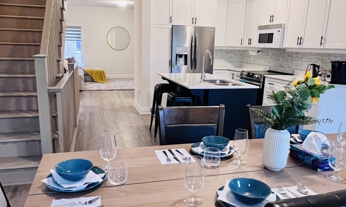 Mount Hope House | Tastefully furnished brand new 4bedrooms, 3.5 baths guesthouse (Fresh & Clean)