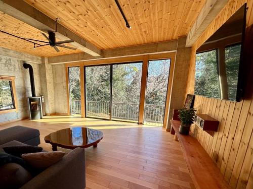 Akiruno House | TATEYA VACATION Cozy spacious suite by the creek