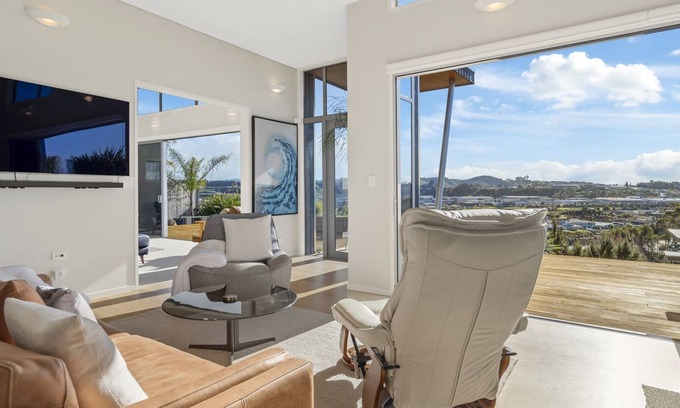 Pyes Pa House | Tauriko Retreat - Tauranga Holiday Home