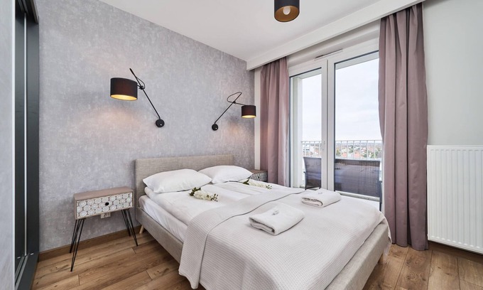 Fabryczna Apartment | Tawryczewskiego 4 | Stylish Apartment