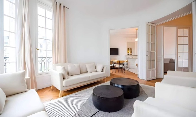 Faubourg Saint-Germain Apartment | TBS 323 - Superb apartment with Eiffel Tower view