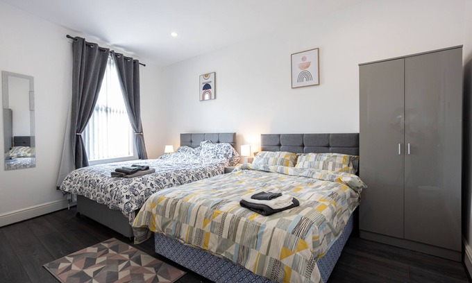Anfield Bed & Breakfast | TCO Luxury Family Executive Room 5