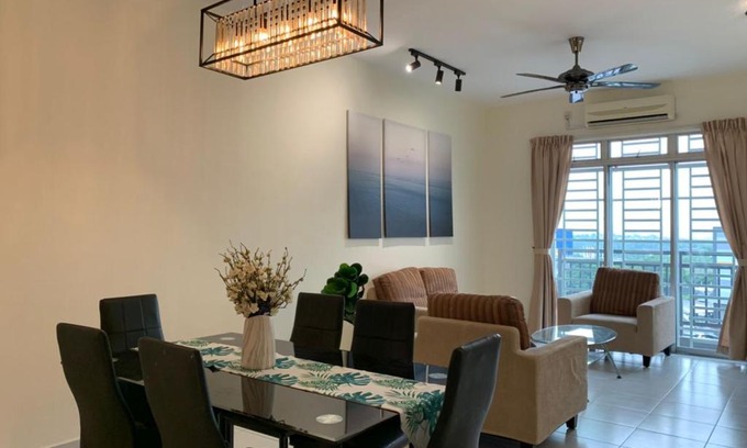 Taman Desa Tebrau Apartment | Tebrau City Residence,Warm Suite by Antlerzone