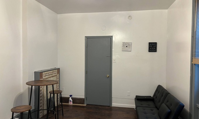North Philadelphia Apartment | Temple Hospital Second Floor Rear