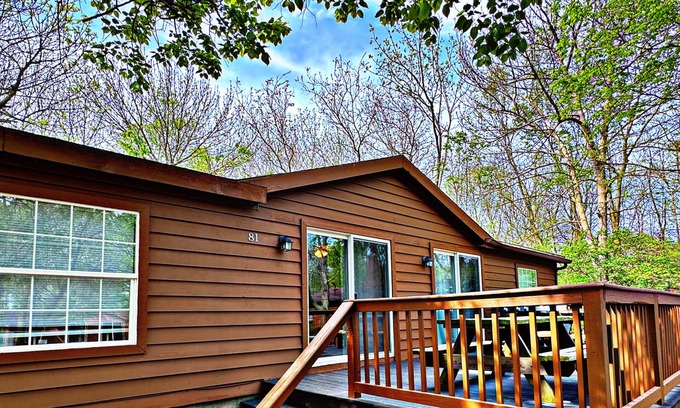 Put-in-Bay House | Ten People Can Enjoy this Big Cottage at the Island Club - 3 BR, 2 BA - IC81