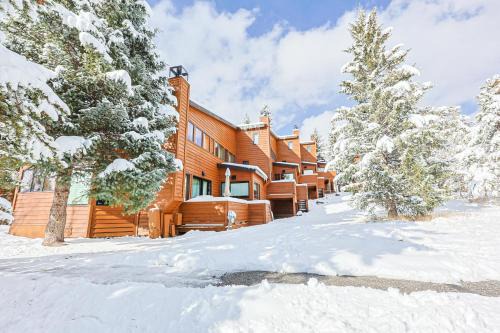 Keystone Villa | Tennis Townhome 2 Bd 25 Ba TTMR