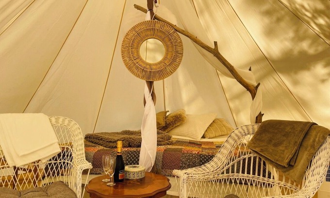 Mariefred Cabin | tent romantica, a b&b in a luxury glamping style