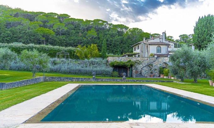 Mosciano Villa | Tenuta le Viste - beautiful Villa overlooking Florence