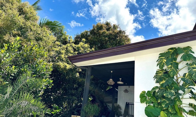 Amadeo House | Terra Vascileia w/garden and mini pool and basketball court along Tagaytay area