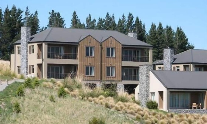 Windwhistle Villa | Terrace Downs. Modern 2 Bedroom Villa. Mount Hutt.