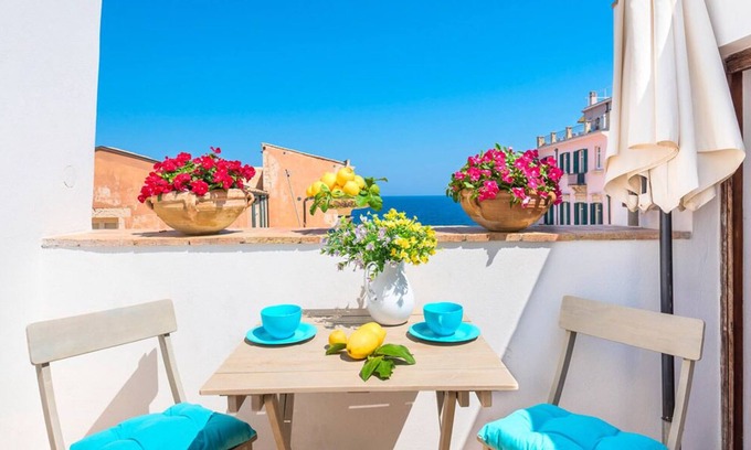 Ortygia Apartment | Terrace sea view-Ortigia,bikes,laundry,parking