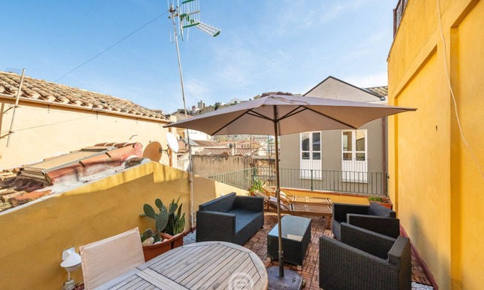 Historic Castle District Apartment | Terrazza Restituta