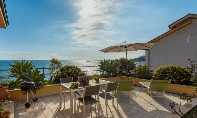 Cipressa House | Terrazzo sul Mare by Interhome