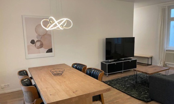 Old Town Apartment | Terrific 2BR flat close to Paradeplatz (Canal3)