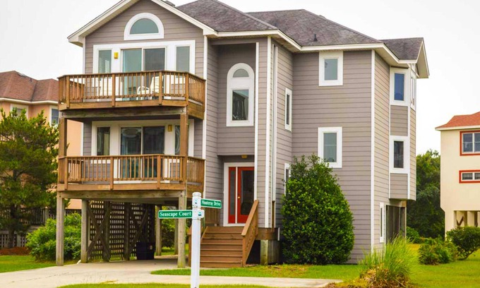 Monteray Shores House | Terrific 5BR Dog Friendly | Private Pool | Hot Tub