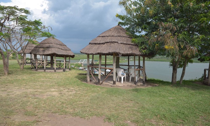 Kasese House | TESMBO SAFARI LODGEqueen elizabeth national park