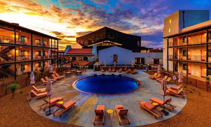 Las Colinas Hotel | Texican Court, by Valencia Hotel Collection