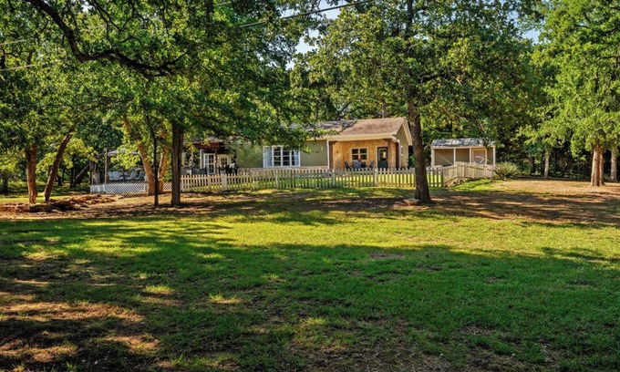 Pottsboro House | Texoma/Tanglewood Highport Marina - Adorable Cottage!n