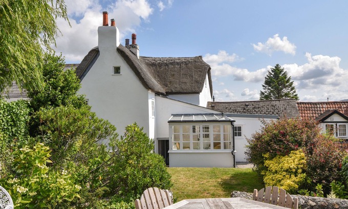 Charmouth Cottage | THATCHED COTTAGE, pet friendly, with a garden in Charmouth