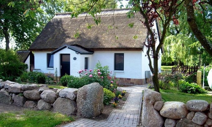 Sagard House | Thatched roof house-child friendly. large property, quiet location, living space 85 sqm.