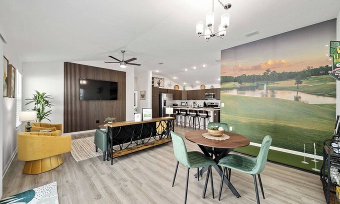 Okahumpka Villa | The 19th Hole Getaway*Pet Friendly Villa w/Golf Cart, Bikes and Putting Green!