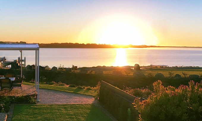 Goolwa Apartment | The Admiral Riverside Studios - Waterfront Accommodation in the Goolwa Township
