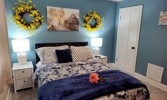 Covedale House | The Americana + Long term Stay Available Now