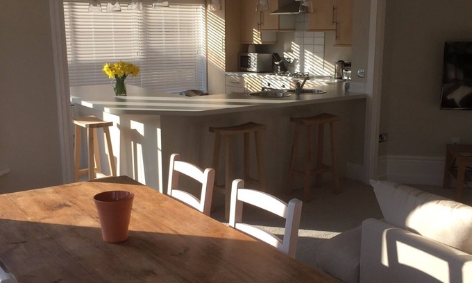 Westbourne Apartment | The Anchorage beach apartment