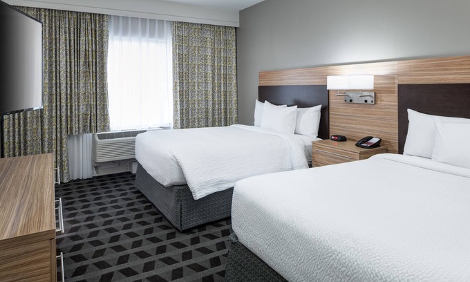 Williamsburg Hotel | The Apalone's Retreat I - 2 Queen Beds + Parking