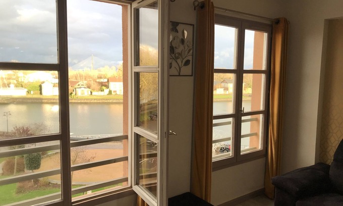Honfleur Apartment | THE APARTMENT VIEWED ON THE BRIDGE