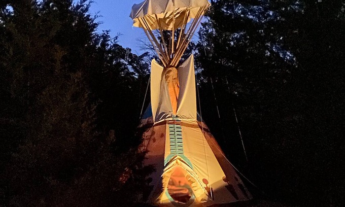 Wills Point Cabin | The Arrowhead Tipi Resort - Spirit Warriors - Nomadic Tipis on Lake Tawakoni