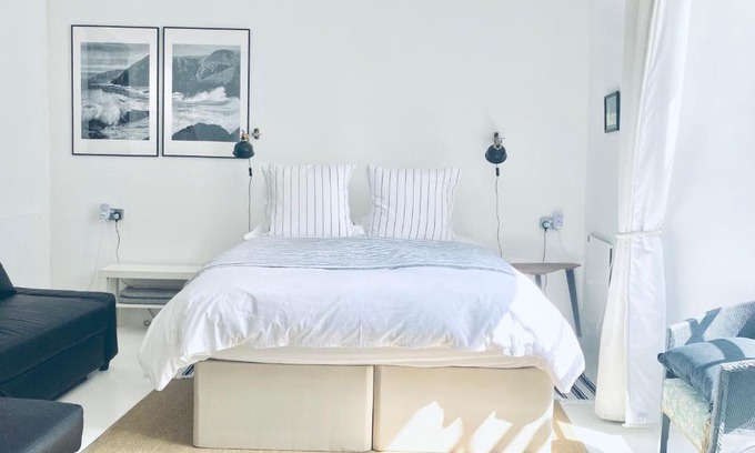 Cardigan Apartment | The Art Room Apartment