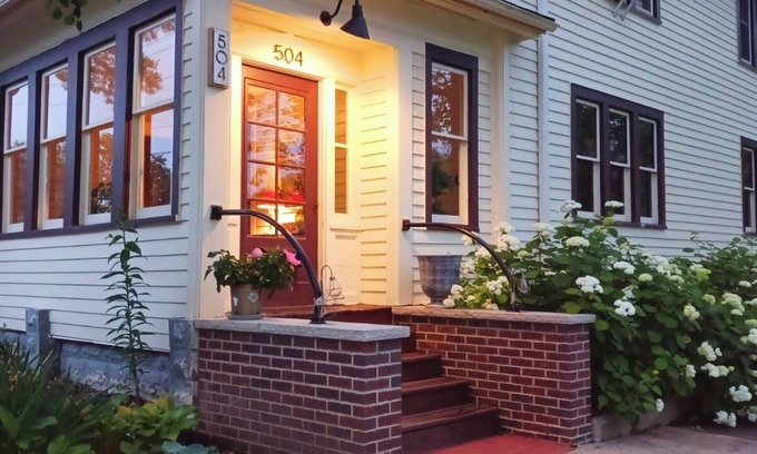 Fairfield Apartment | The Artist's Sweet Spot