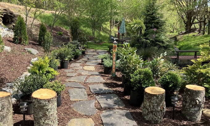 Marshall Bed & Breakfast | The Ashe Farm Bed & Breakfast