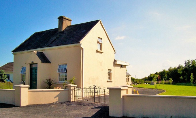 Adare House | The Attyflin Home - Family Home with Large Garden Area and Driveway